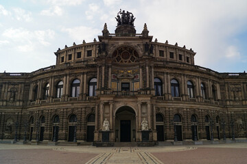 Fototapeta na wymiar The Semperoper in Dresden