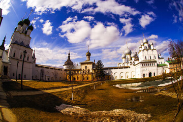 Obraz premium The ancient Kremlin in the city of Rostov. Yaroslavl region, Russia