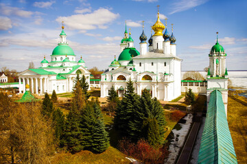Fototapeta na wymiar Spaso-Yakovlevsky Dimitriev monastery in the city of Rostov. Yaroslavl region. Russia