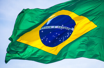 Bandeira do Brasil ao vento