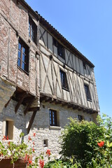 Fototapeta na wymiar Le village de Puycelsi dans le Tarn en France