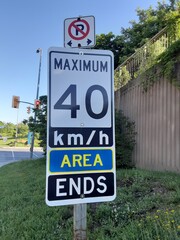 pedestrian crossing sign