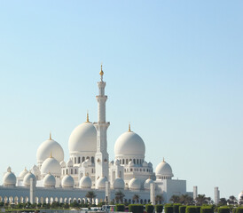 Fototapeta na wymiar Sheikh Zayed Grand Mosque in Abu Dhabi, the capital city of United Arab Emirates