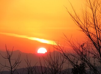 日本の田舎の風景　1月　夕陽と夕焼のグラデーション