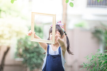 Close up background view Of cute girls drawing pictures for learning, artistic marketing concepts...