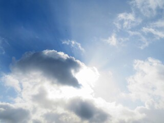 日本の田舎の風景　1月　冬の青空