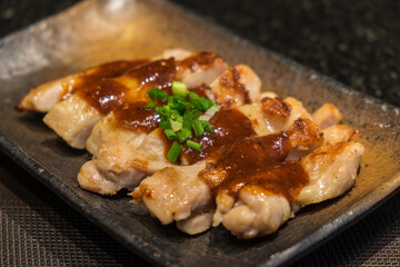 grilled chicken with peppery sauce