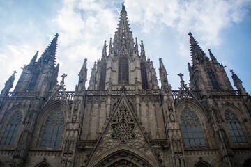 Recording Barcelona from places famous for its history and hidden architecture in some corners of a family vacation