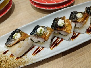 sushi roll with salmon