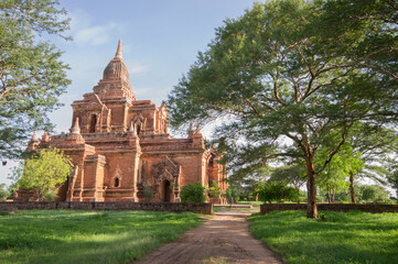 Fototapeta premium Bagan is an ancient city and a UNESCO World Heritage Site located in the Mandalay Region of Myanmar. The Bagan Archaeological Zone is a main attraction for the country's nascent tourism industry