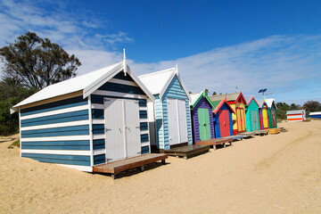 Fototapeta na wymiar Beautiful Bathing houses on Brighton beach in Melbourne. 