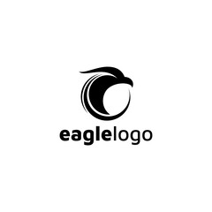 Obraz premium Eagle logo design vector template negative space. creative wild bird falcon hawk logotype concept icon