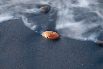 SASSO IN SPIAGGIA#047