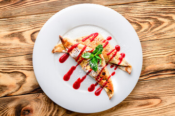 pancakes with strawberry topping