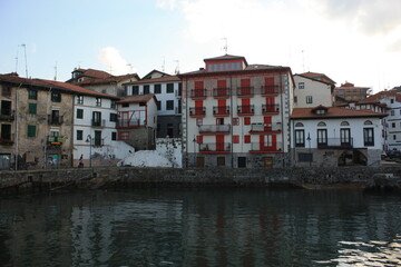 Fototapeta na wymiar Village de Mundaka Pays Basque Espagne 