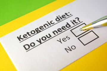 Obraz premium One person is answering question about ketogenic diet.