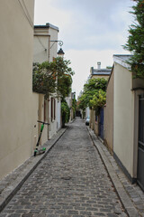 narrow street in the old town of paris