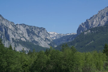 Fototapeta na wymiar Grüner See mountains