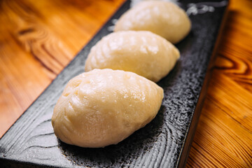 Korean steamed pjan-se pigodi pies