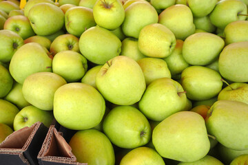 green apples in a box
