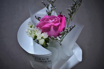 연극이 끝나고 나면 꽃다발을 받으세요 