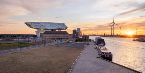 Crédence de cuisine en verre imprimé Anvers Sunset over the Port of Antwerp