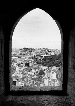 O Castelo de S&atilde;o Jorge localiza-se na freguesia do Castelo, na cidade, concelho e Distrito de Lisboa, em 