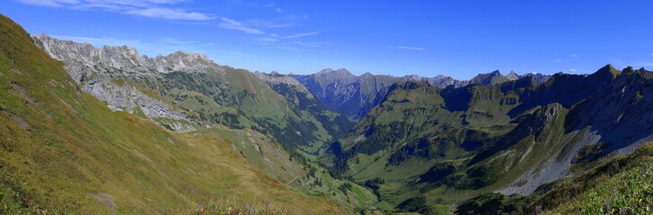 Obraz premium Panoramafoto der Oberstdorfer Alpen