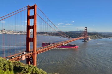 Fototapeta na wymiar Scenic views of the Golden Gate Bridge in lovely San Francisco