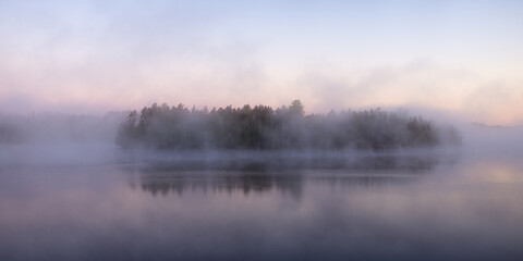 Fototapeta na wymiar lake with morning fog