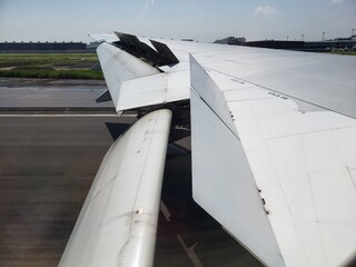 full flap of the jet plane