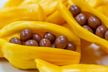 Jackfruit stuffed with chocolate, Jackfruit and chocolate