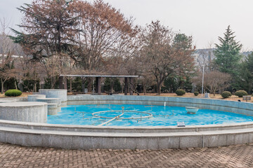 Water fountain without water