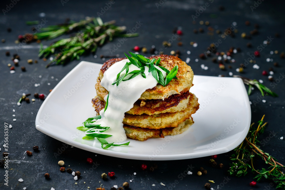 Sticker potato pancake with sour cream