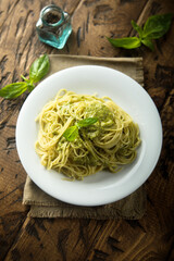 Spaghetti with pesto sauce