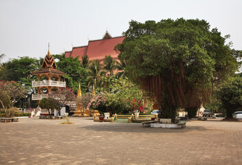 Obraz premium Wat That Luang Nuea (Nua) temple in Vientiane. Laos