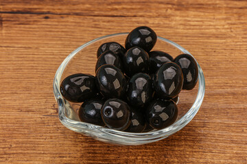 Black olives in the bowl