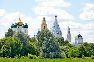 Fototapeta na wymiar Ancient temples of the Kolomna Kremlin in summer, Moscow region, Russia