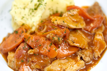 meat with mashed potato and vegetables
