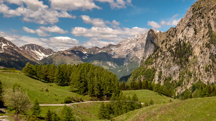 Fototapeta premium Spring day trekking in the beautiful Carnic Alps, Friuli-Venezia Giulia, Italy