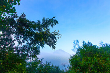Obraz premium Landscape of sulfer moutain Kawah Ijen, Indonesia in sunrise morning