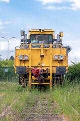 Obraz na płótnie Canvas L’arrière d'une locomotive diesel