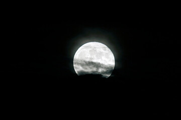 Une pleine lune