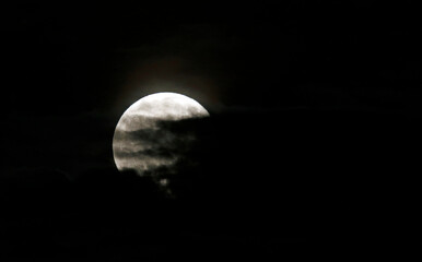 Une pleine lune