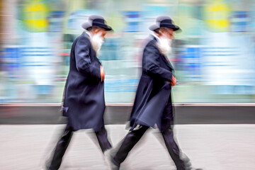 Obraz premium jewish business people in the street