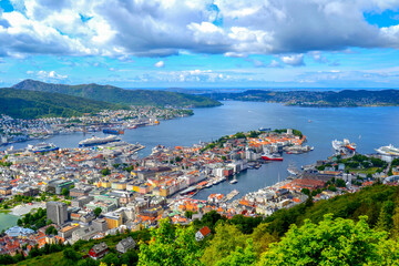 Fototapeta na wymiar Panoramic view of Bergen in Norway, with beautiful blue sky, sea view and colorful buildings