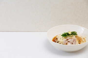 夏にはさっぱりと冷やしうどん