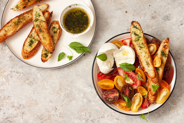 Tomato Salad with Garlic Bread