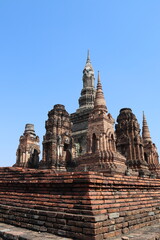 Fototapeta premium Temple en briques du parc historique de Sukhothaï, Thaïlande