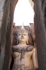 Bouddha du Wat Si Chum, parc historique de Sukhothaï, Thaïlande	